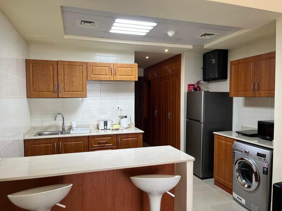 Beach Front Escape Apartment Рас ал Хайм Екстериор снимка