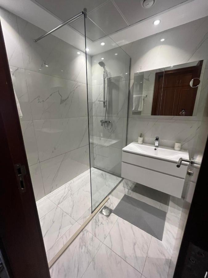Beach Front Escape Apartment Рас ал Хайм Екстериор снимка