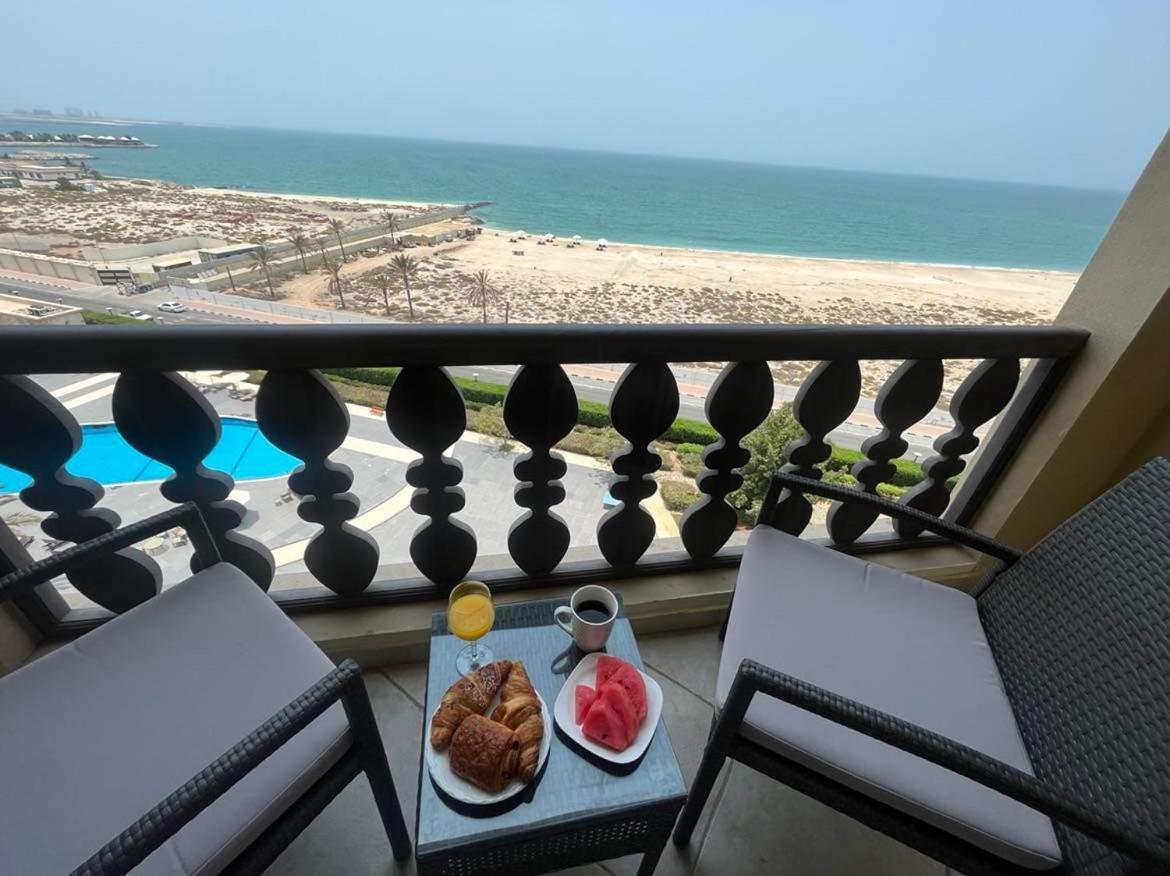 Beach Front Escape Apartment Рас ал Хайм Екстериор снимка