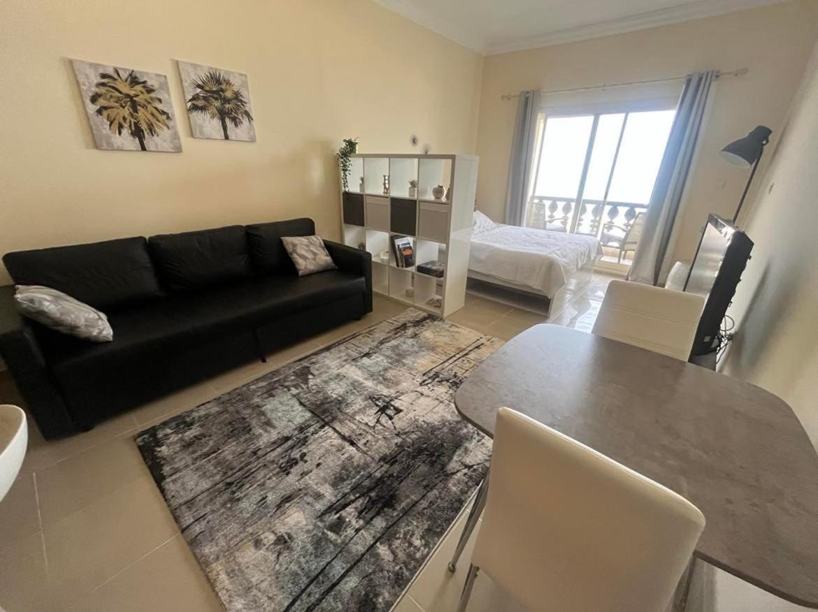 Beach Front Escape Apartment Рас ал Хайм Екстериор снимка