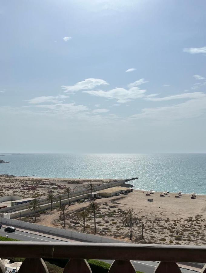Beach Front Escape Apartment Рас ал Хайм Екстериор снимка