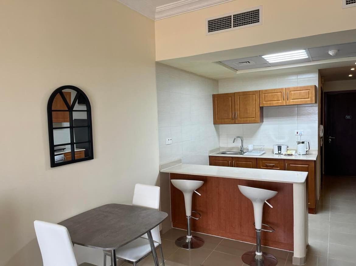 Beach Front Escape Apartment Рас ал Хайм Екстериор снимка