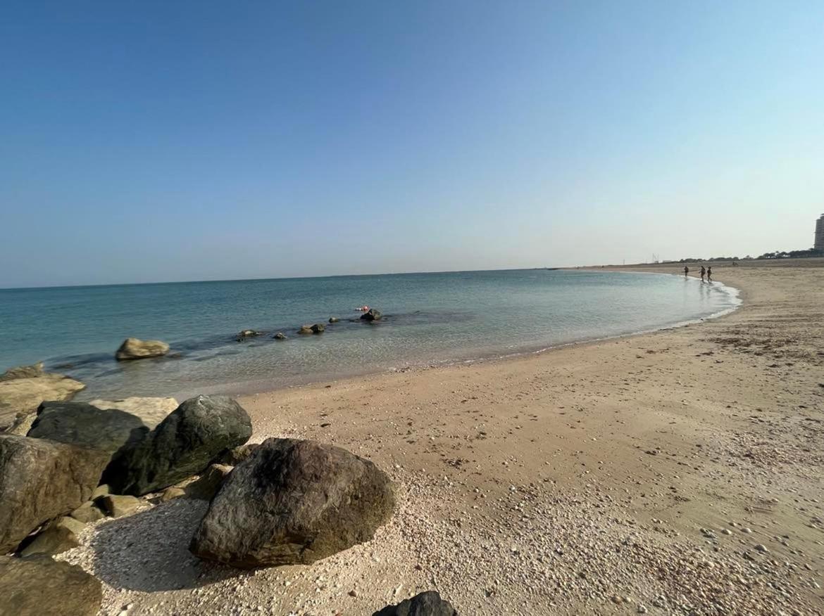Beach Front Escape Apartment Рас ал Хайм Екстериор снимка
